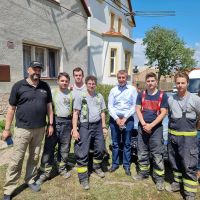 Hejtman Jan Schiller v pátek navštívil obce na Lounsku zasažené ničivou bouří. Přijel i premiér Andrej Babiš