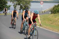 Na Nechranicích se sešli triatlonisté. Konal se tam tradiční Hopman triatlon