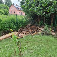 OBRAZEM: Tohle jsou následky bouřek a dešťů poté, co několik dní sužovaly sever Čech. Lidé uklízejí bahno z domů