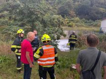 FOTO: Řeka Bílina byla plná pěny. Zřejmě šlo o saponáty