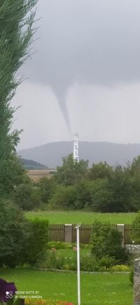 FOTO OD VÁS: U Lubence se objevil tento úkaz. Podle meteorologů se jedná o trombu