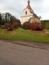 OBRAZ ZKÁZY: Ničivá bouře zasáhla nejvíc Blatno a Stebno