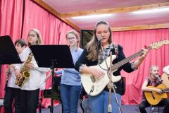 OBRAZEM: Adventní koncert Základní umělecké školy v Podbořanech se nakonec konal, ale v omezeném režimu