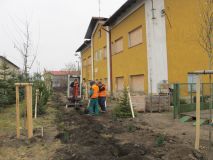 OBRAZEM: Studenti ze Žatce z oboru Agropodnikání pomohli s výsadbou zeleně