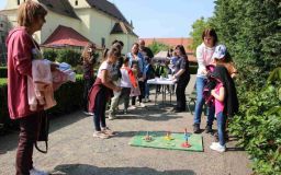 FOTO: Rodinné zápolení se slonem Hugem se vydařilo. Na akci přišlo spolu s rodiči sto dětí