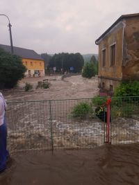 OBRAZEM: Z potůčků běsnící řeky! Takto bleskové záplavy postihly sever Čech!