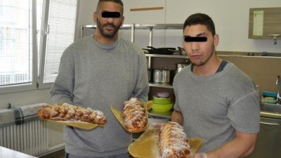 Vánoční přípravy v Novém Sedle: Učiliště provoněla vůně cukroví i štoly