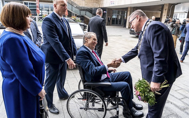 Hejtman Ústeckého kraje Jan Schiller přijal v regionu prezidenta ČR Miloše Zemana s chotí. Foto: Ústecký kraj