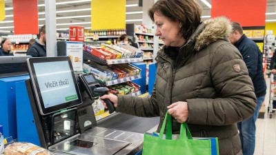 PŘEHLED: Jak budou otevřen&eacute; obchody na Silvestra a Nov&yacute; rok? Tady je otev&iacute;rac&iacute; doba řetězců i n&aacute;kupn&iacute;ch center