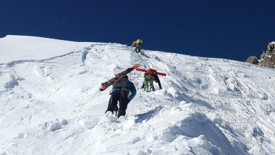 CREWSCHNEE 26 klepe na dveře! Podpořte Horskou službu na Bož&iacute;m Daru