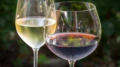 Jarn&iacute; ko&scaron;t na z&aacute;mku P&aacute;tek: Milovn&iacute;ci v&iacute;na obsad&iacute; v sobotu historickou s&yacute;pku