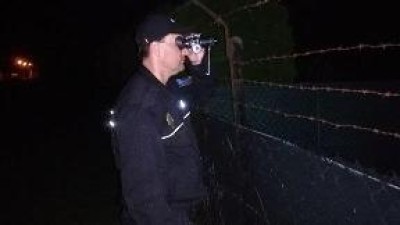 Lounští strážníci kontrolují zahrádkářské kolonie s infradalekohledem