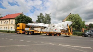 Bezděkovské muzeum získalo Mig-21, nadšenci letoun převezli na Macerku z Kbel