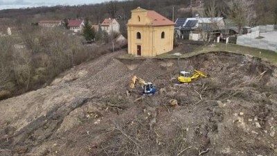 Kraj pomůže Žiželicím. Na problém se sesuvem poskytl dar i půjčku