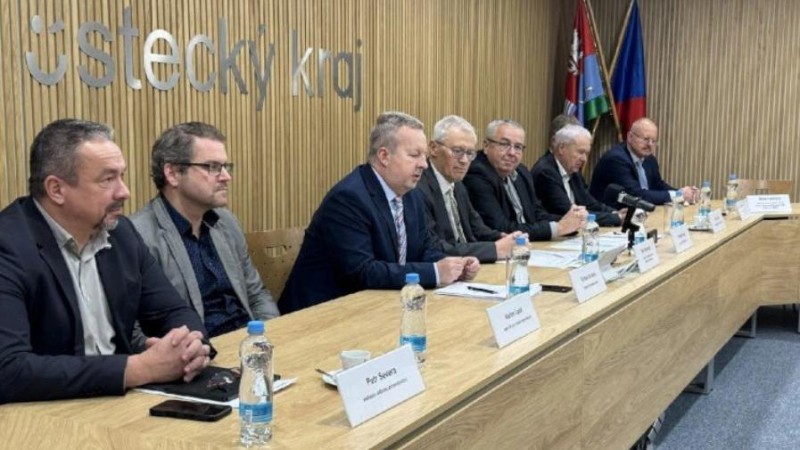 Podpis smlouvy. Foto: Krajská zdravotní