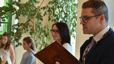 Starosta přiv&iacute;tal na radnici nov&eacute; obč&aacute;nky města