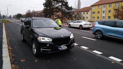 Řidiči měli na silnicích opět problémy, policisté vybrali na pokutách skoro dvě stě tisíc