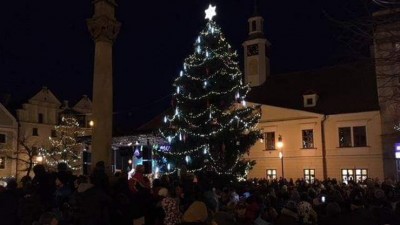 Louny už zvou na rozsvícení vánočního stromu, doprovodí ho následující program