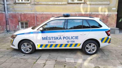 Žatečtí strážníci zadrželi v Moskvě muže, který se tam vloupal. Proč do kulturáku vlezl, to zjišťuje policie