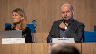 Jan Romportl vid&iacute; budoucnost na&scaron;eho kraje tam, kde chytr&eacute; technologie člověka nezastoup&iacute;. Foto: F&oacute;rum &Uacute;steck&eacute;ho kraje