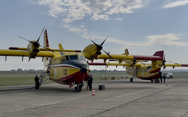 Letadla Canadair přiletěla do Česka. Foto: HZS ČR