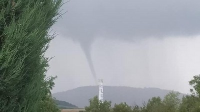 FOTO OD VÁS: U Lubence se objevil tento úkaz. Podle meteorologů se jedná o trombu