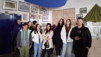 OBRAZEM: Studenti Soukromé obchodní akademie navštívili Letecké muzeum v Bezděkově