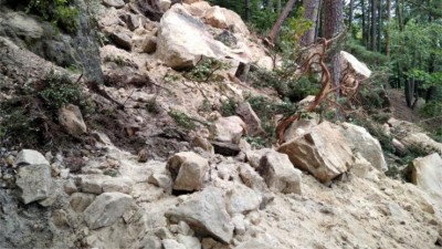 POZOR: U Koliště na Děčínsku se zřítila skalní stěna! Zasypala turistickou trasu