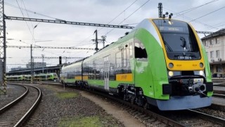 Páteřní elektrické linky bude v kraji od prosince 2006 zajišťovat RegioJet. Ilustrační foto: RegioJet