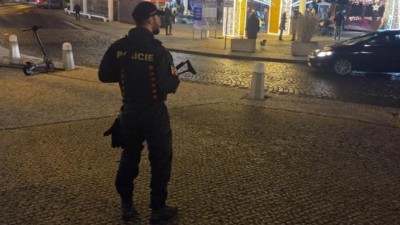 Frekventovaná místa budou během adventu strážit policisté se samopaly