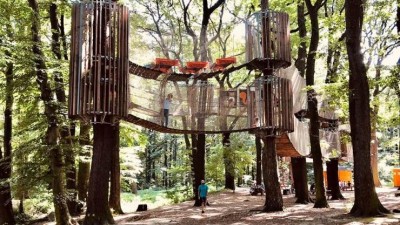 V Oseku můžete navštívit lanové centrum, minigolf i sport