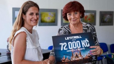 Hudba, která léčí: Let It Roll věnoval mosteckému hospici 72 tisíc korun