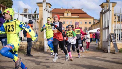 FOTO: V zámeckém parku v Krásném Dvoře změřili své síly běžci. Konal se tam oblíbený závod Jarní běh