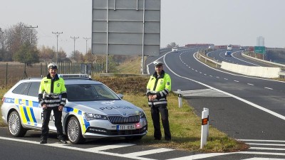 REPORTÁŽ: Žádný stereotyp, říká o své práci vedoucí nového dálničního oddělení na D7. Mají tam ještě volná místa