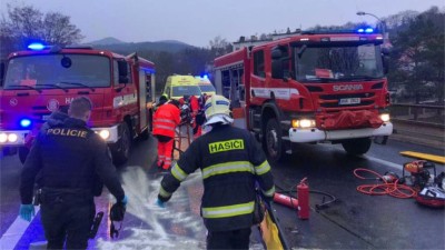 Policisté hledají svědky vážné nehody na třináctce. Došlo k těžkému zranění, řidič z místa ujel