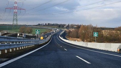 AKTUÁLNĚ: Další úsek D7 zprovozněn! Řidiči u Panenského Týnce projedou 130 km/h už dnes odpoledne