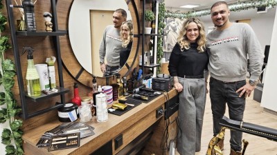 Manželé Lada Leder a Ahmed Salama otevřeli nový barber shop v KD Meduza. Garantují skvělou péči a nabízí i tradiční egyptskou techniku depilace.