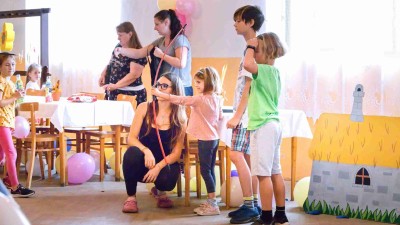 FOTO: Ve Strojeticích se děti rozloučily v létem