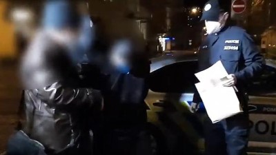 VIDEO: Cizinec na Nový rok u sousedů pobodal ženu, další znásilnil! Už padlo obvinění