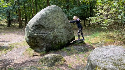 TIP NA VÝLET: Tento viklavý kámen rozhýbal i vítr, škody po vandalech napravoval muž učící chodit obří sochy