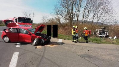 Tři těžce zranění, škody za téměř třináct milionů: Takový byl uplynulý týden na silnicích v kraji