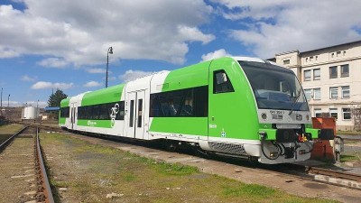 První modernizovaný vůz typu Stadler RegioShuttle RS1 je už v depu v Lounech!