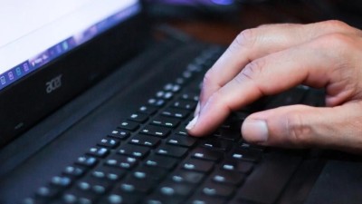 Pozor na nov&yacute; trik kyber&scaron;mejdů! Česk&aacute; spr&aacute;va soci&aacute;ln&iacute;ho zabezpečen&iacute; varuje před podvodn&yacute;mi e-maily