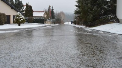 S ledovkou budeme zápasit i v dalších dnech, potom bude fakt teplo