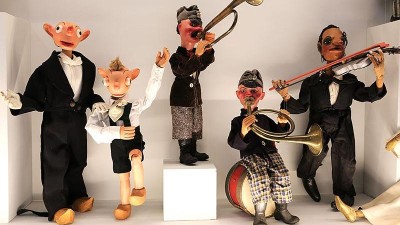 TIP NA VÝLET: Chebské muzeum hostí jedinečnou výstavu loutek