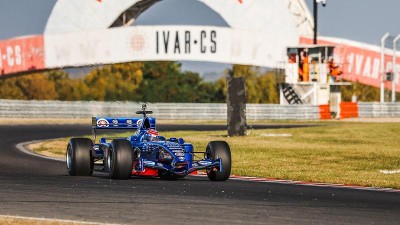 VIDEO: Podívejte se na parádní záběry! Engeho v F1 naháněl na mosteckém okruhu race dron