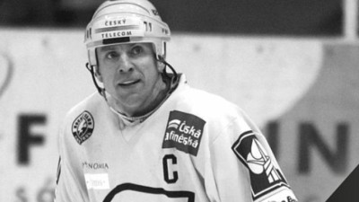 Další legenda odešla do hokejového nebe. Bývalému vynikajícímu útočníkovi Petru Klímovi bylo 58 let