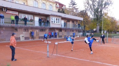 Po jarních zápasech město Žatec opraví nohejbalistům budovu, kde mají zázemí