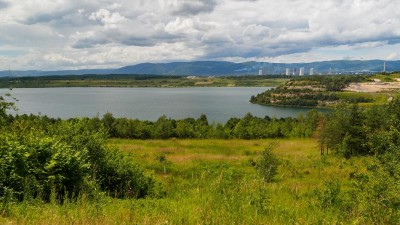 Střimická výsypka těsně sousedí s jezerem Most. Foto: Česká společnost ornitologická/Ludmila Koresová