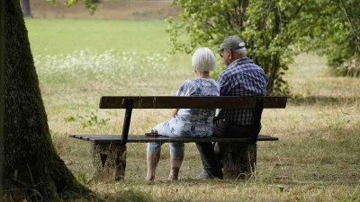 Důchodci si narozdíl od pracujících v příštím roce polepší. Seniorky navíc dostanou výchovné